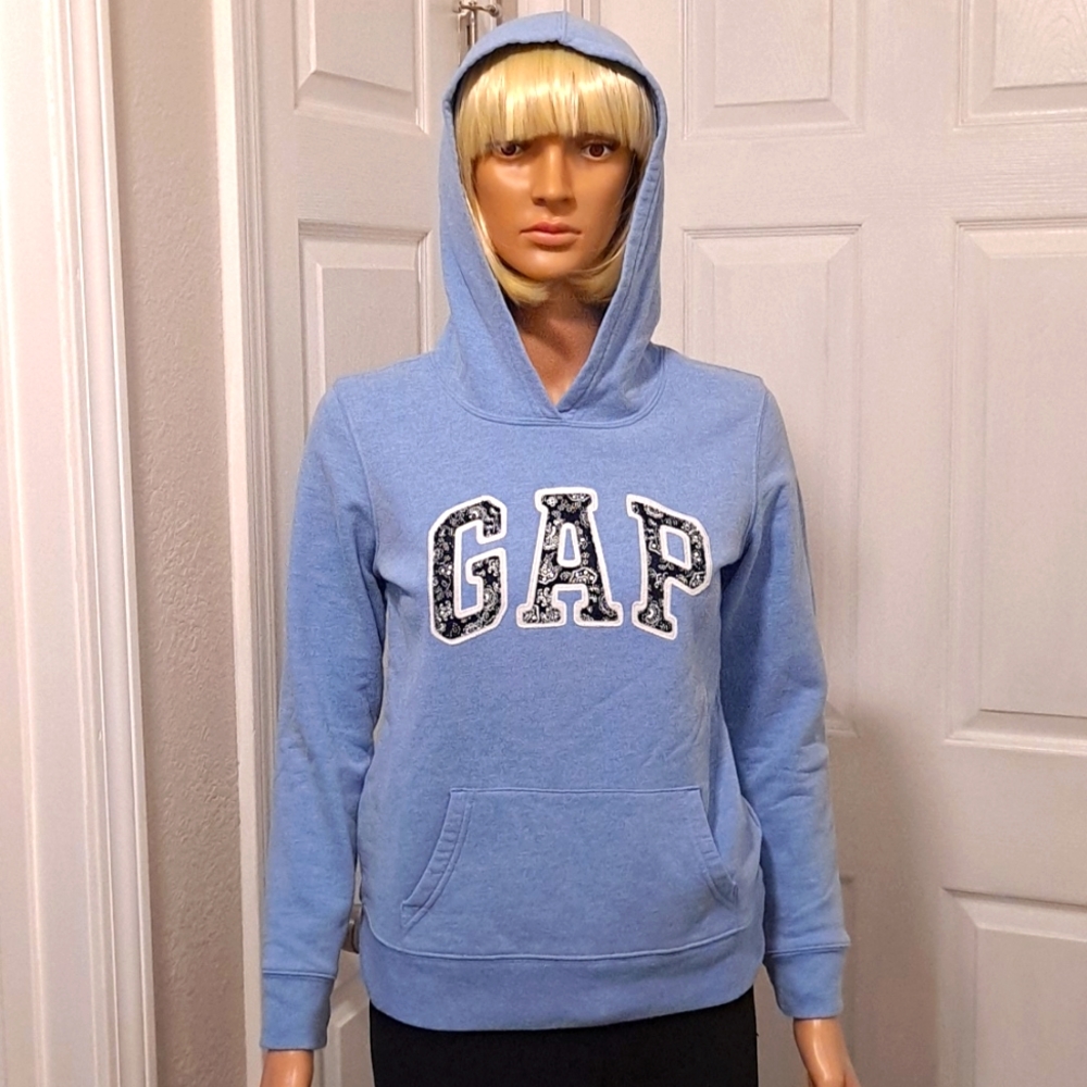 Gap Pullover Long Sleeve Hoodie Sweatshirt with Kangaroo Pocket